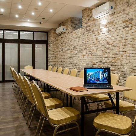 Hotel Wilga クラクフ エクステリア 写真