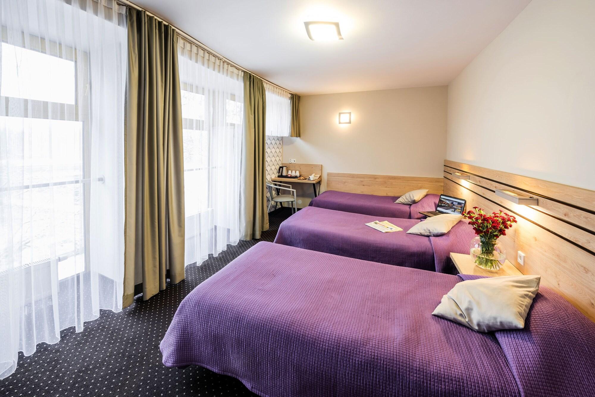 Hotel Wilga クラクフ エクステリア 写真