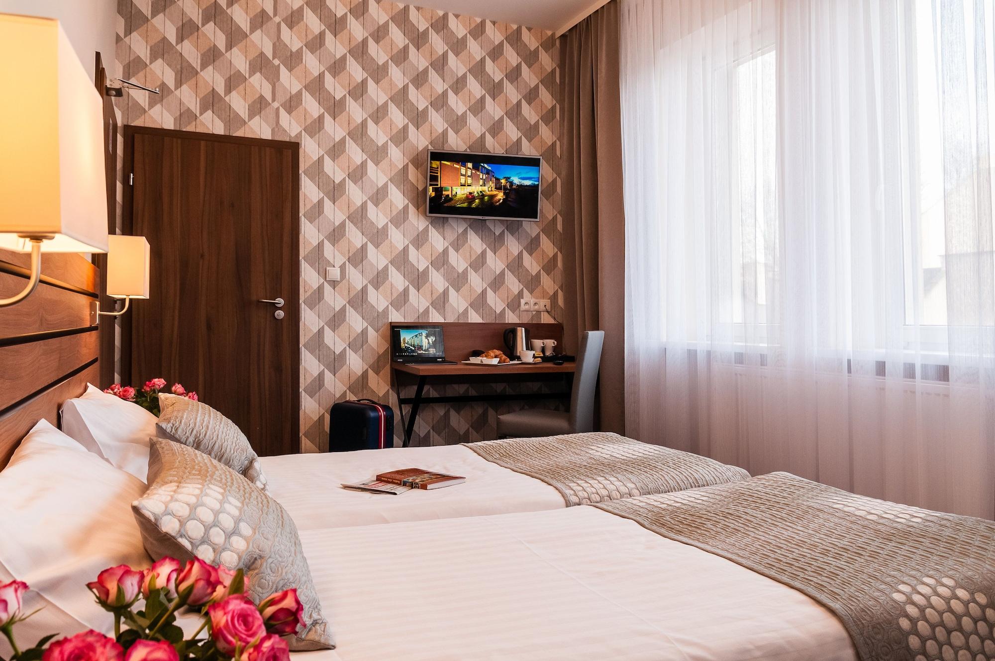 Hotel Wilga クラクフ エクステリア 写真