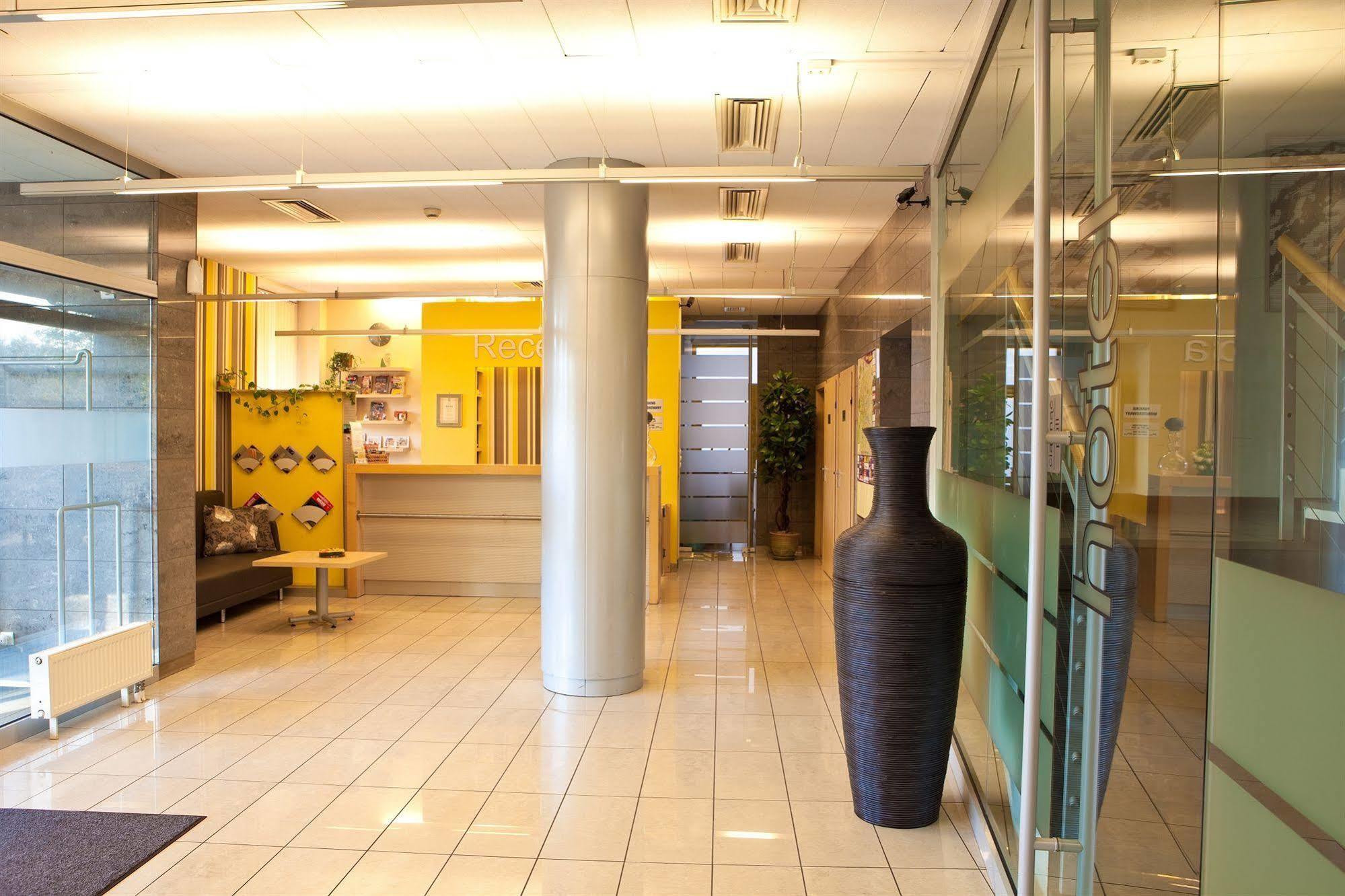 Hotel Wilga クラクフ エクステリア 写真